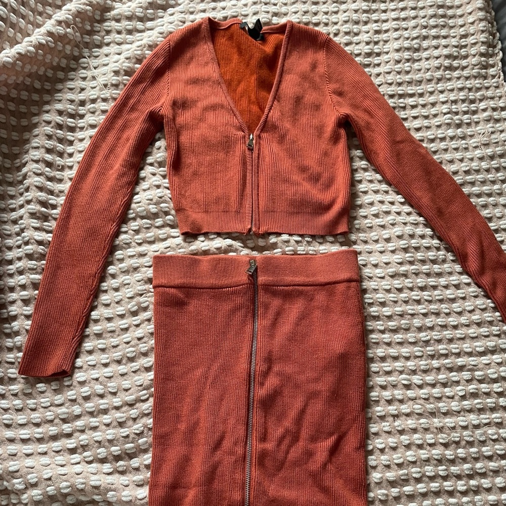 Set of shirt with crop log sleeve top